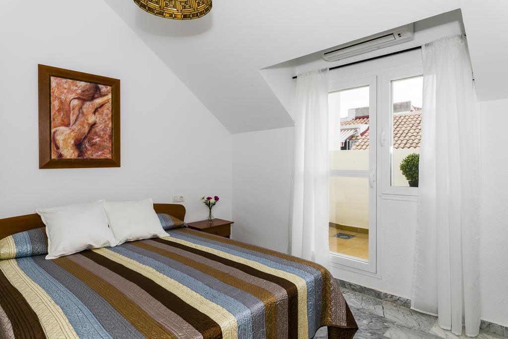 Weforyou Real Del Tivoli Two Rooms Benalmádena Eksteriør bilde